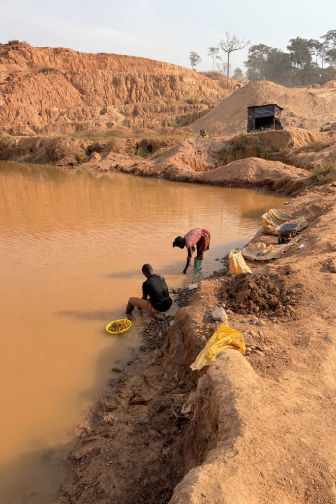 Btr Gold Mine Looking for gold inside the mine....
